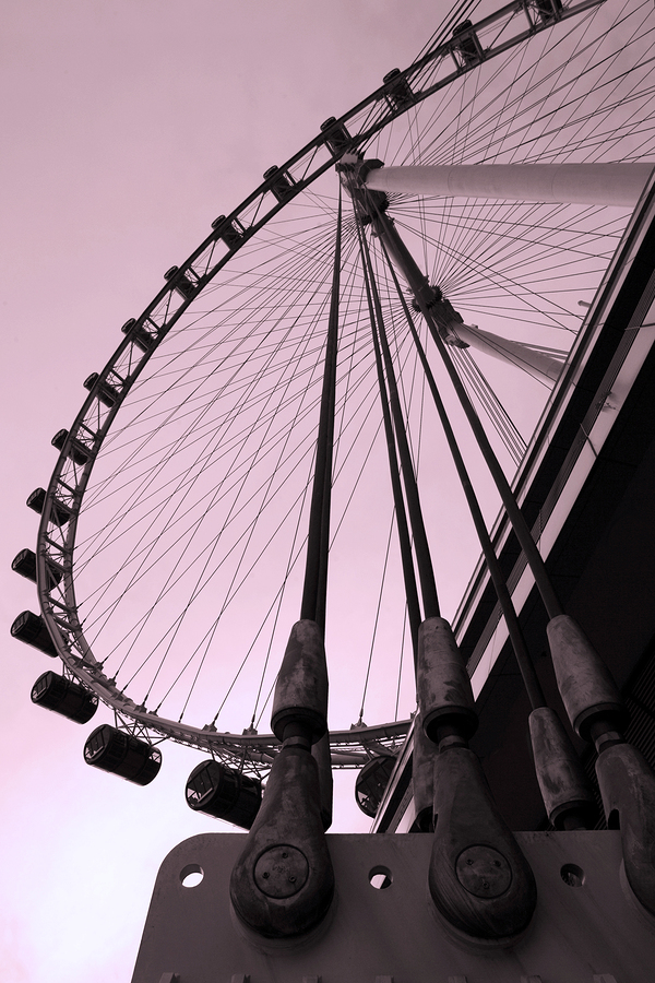 Singapore-Flyer-in-the-evening